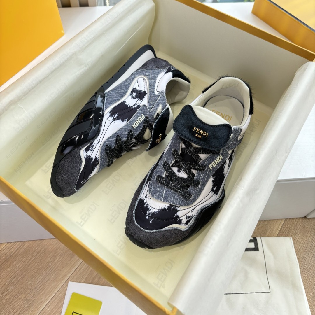 펜디 웨이브 펄스 스니커즈 남녀공용