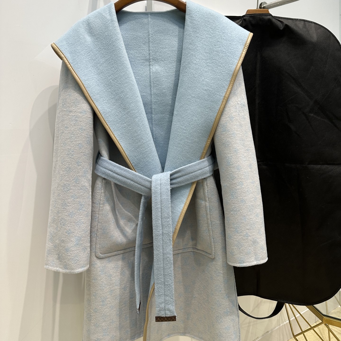 루이비통 코트 후디 드랩 롱 여성 (고급)