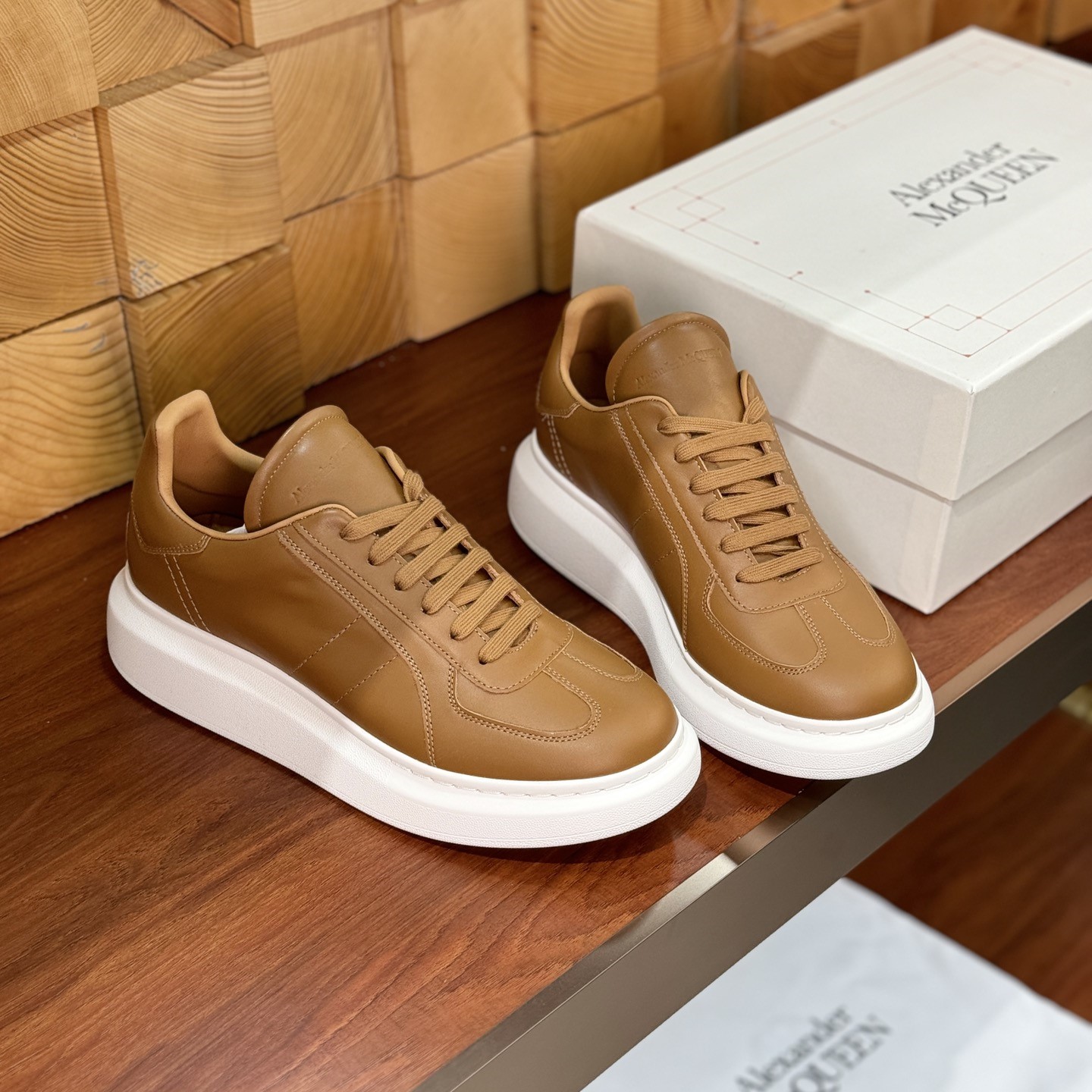 알렉산더맥퀸 스니커즈 남녀공용