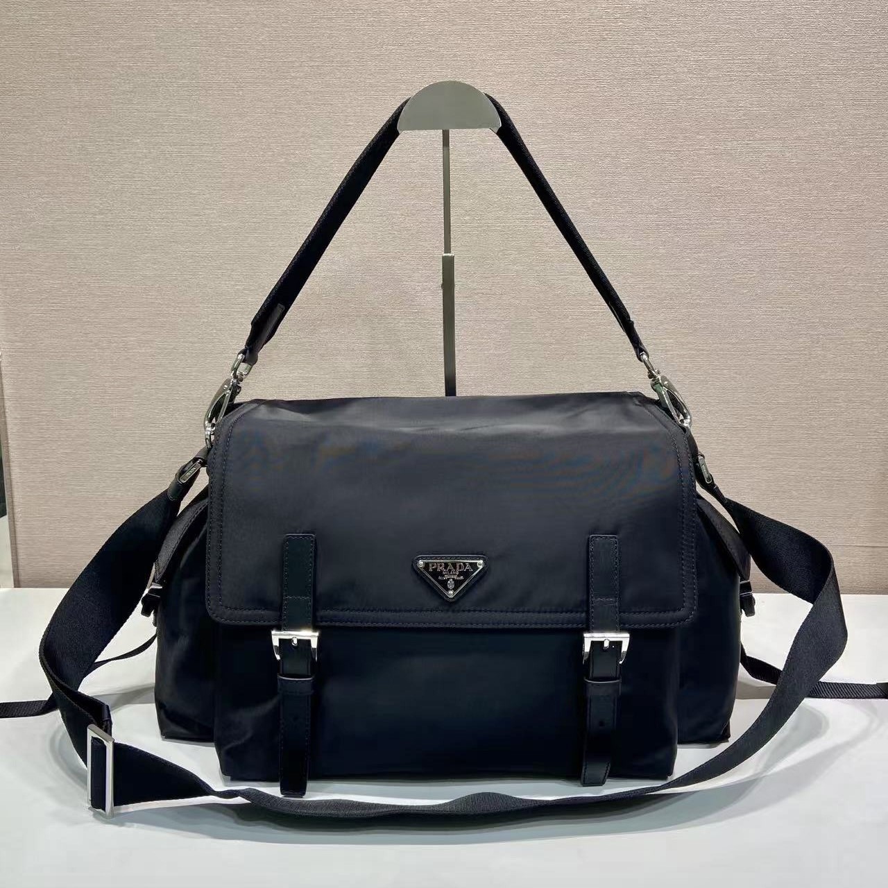 프라다 리나일론 익스플로어 크로스백 2VD082