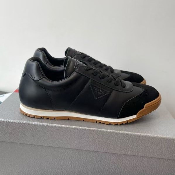 프라다 프랙스 레더 리나일론 스니커즈 남녀공용