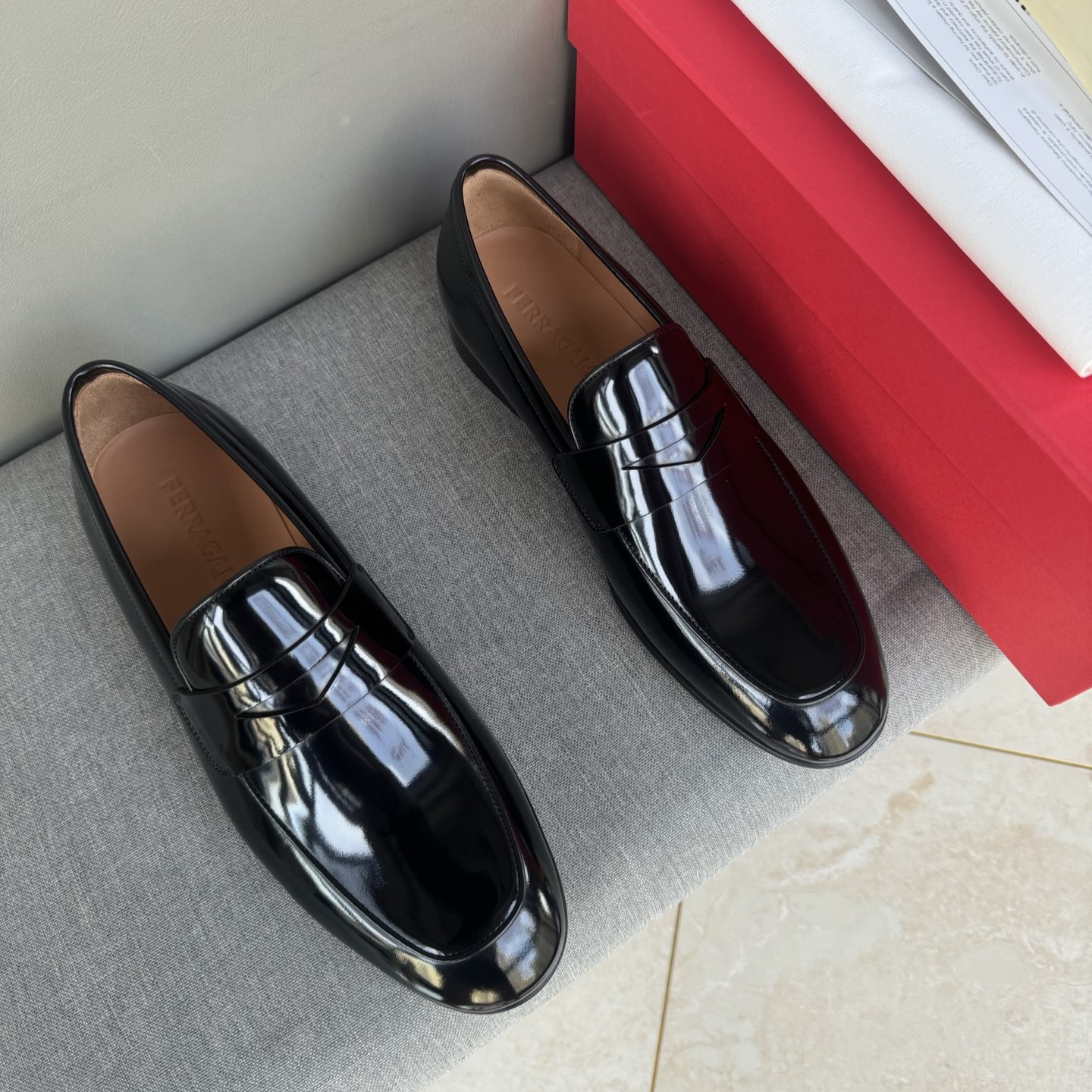 페레가모 남성 로퍼