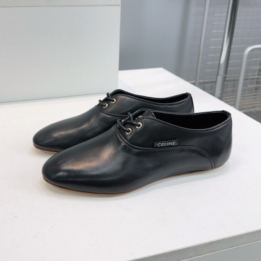 셀린느 레이스업 발레 플랫슈즈