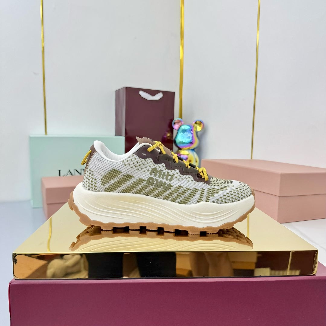 미우미우 테크니컬 페브릭 스니커즈