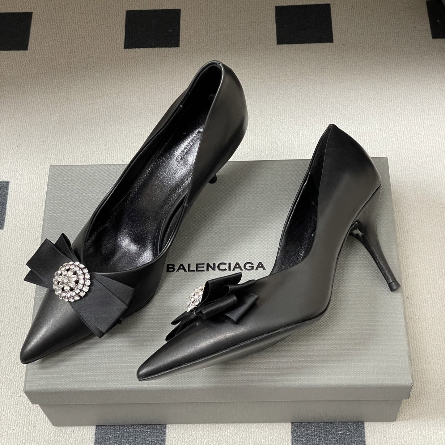 발렌시아가 펌프스 하이힐 레더