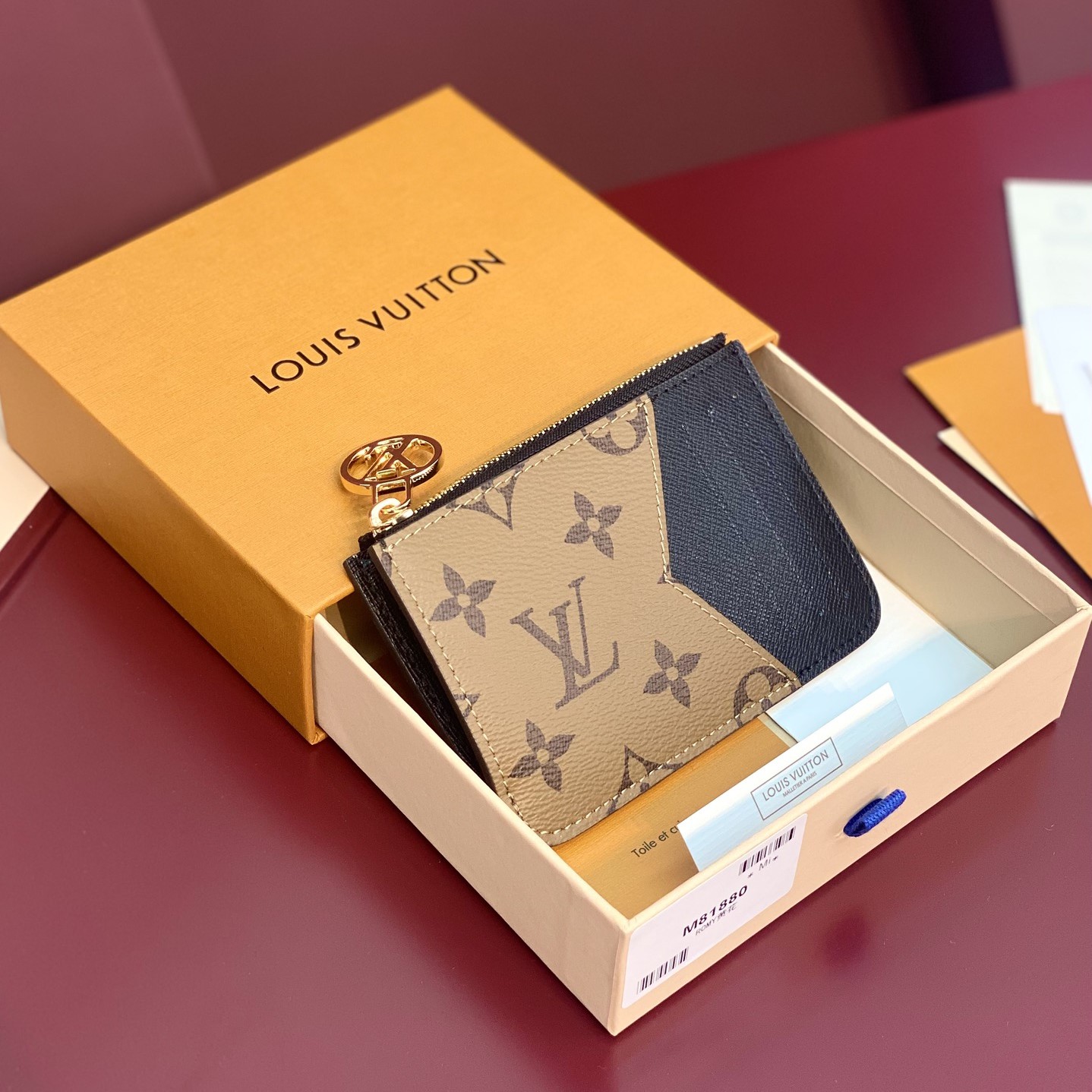 루이비통 코인 카드 홀더 지갑 M81880