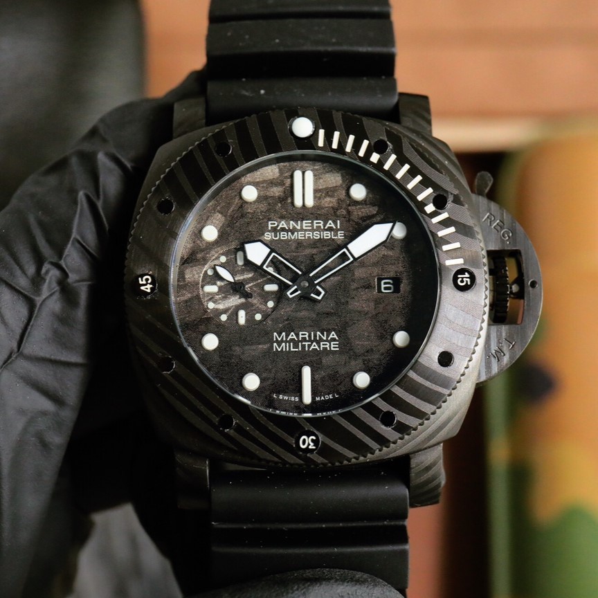 파네라이 서브머서블 마리나 밀리타레 카보테크 시계