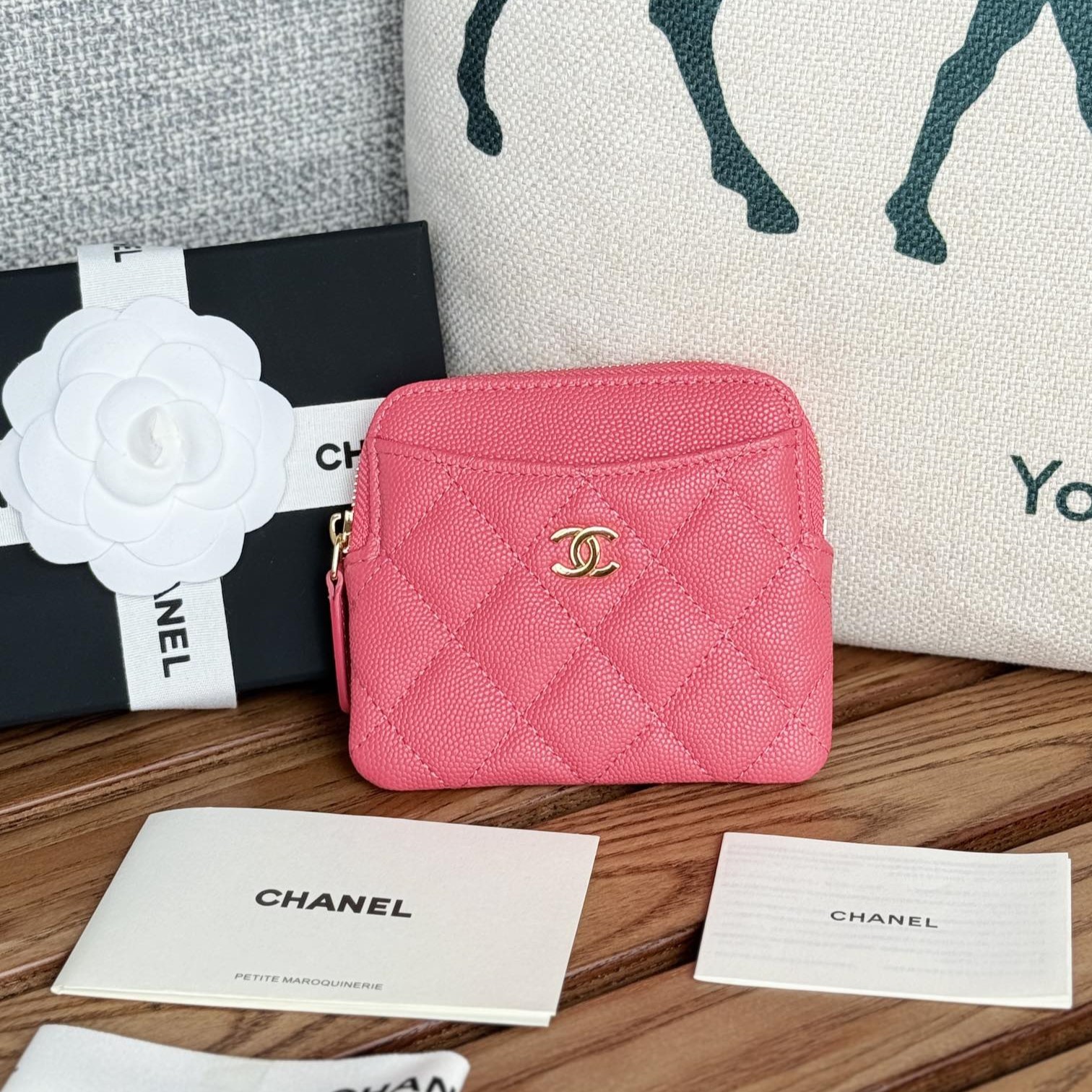 샤넬 클래식 캐비어 지퍼 코인 카드 홀더 지갑 / AP2061