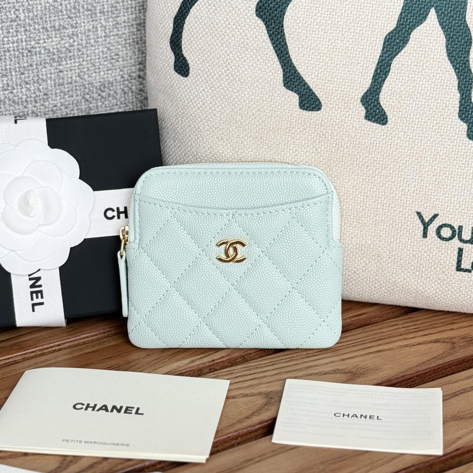 샤넬 클래식 캐비어 지퍼 코인 카드 홀더 지갑 / AP2061