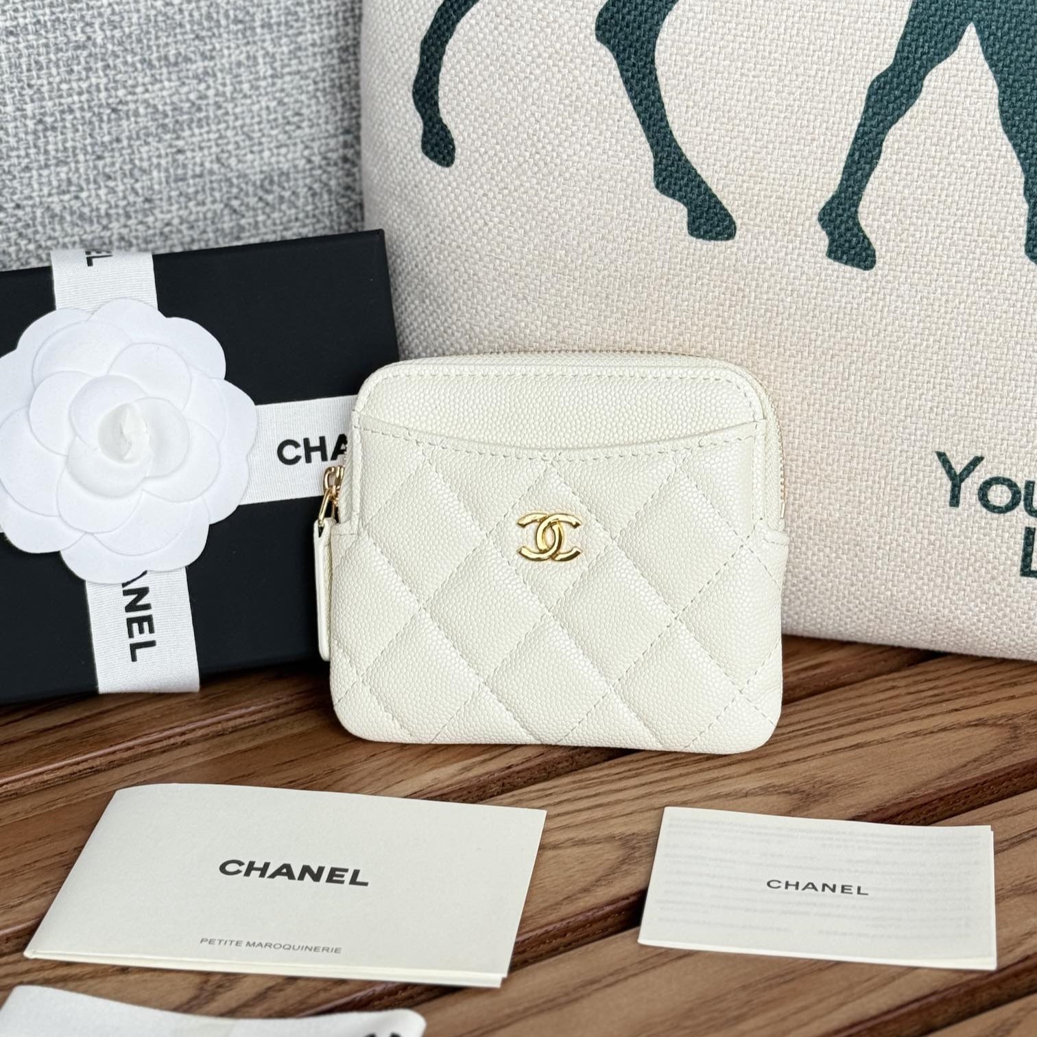 샤넬 클래식 캐비어 지퍼 코인 카드 홀더 지갑 / AP2061