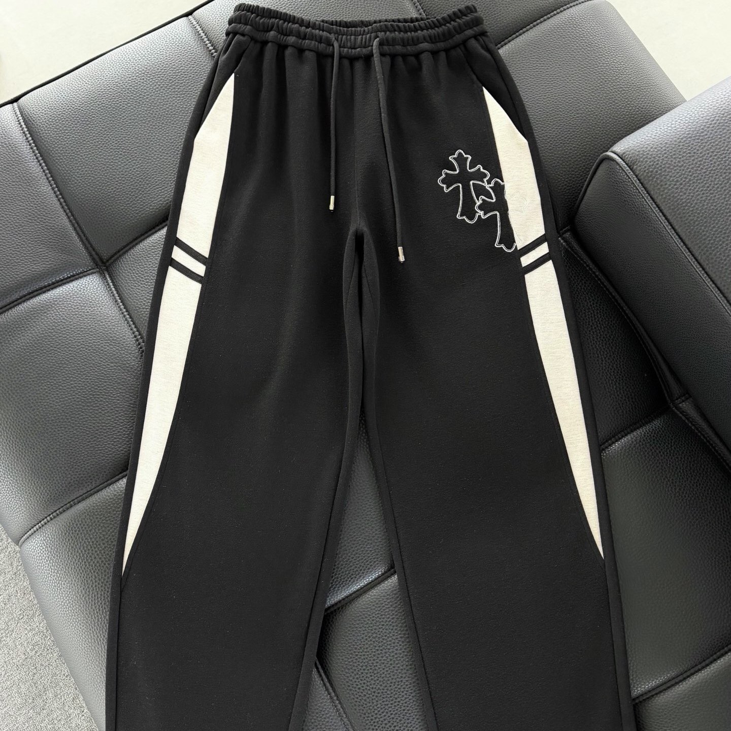 크롬하츠 트레이닝 팬츠