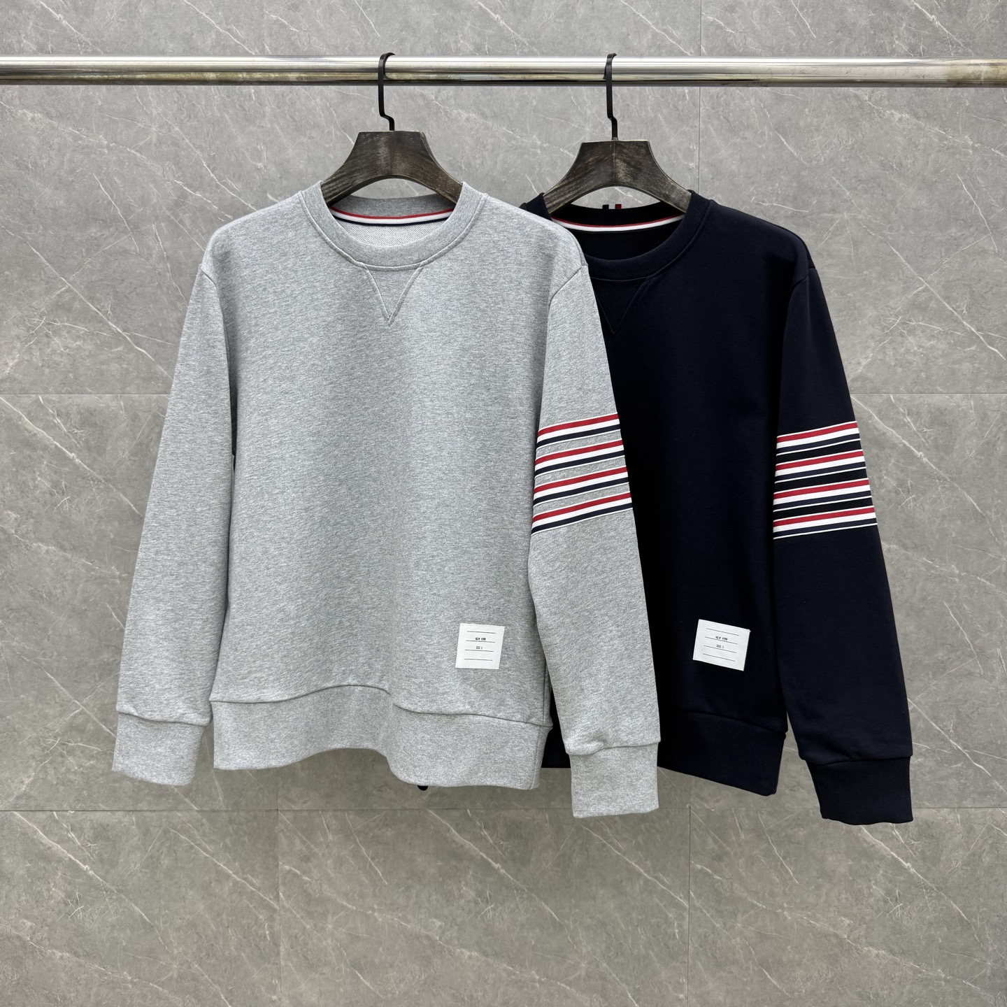 톰브라운 긴팔 티셔츠 남녀공용 2가지 색상