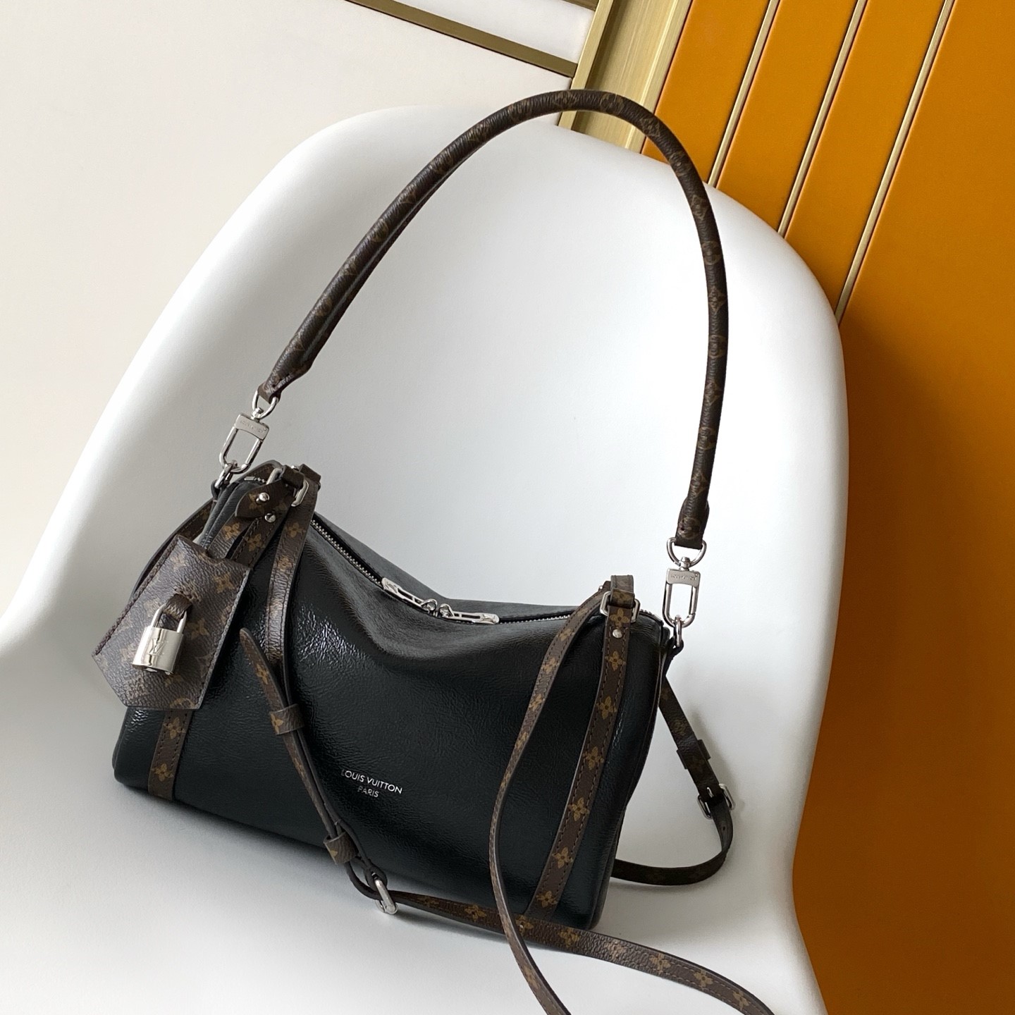 루이비통 익스프레스 MM 숄더백 M26397