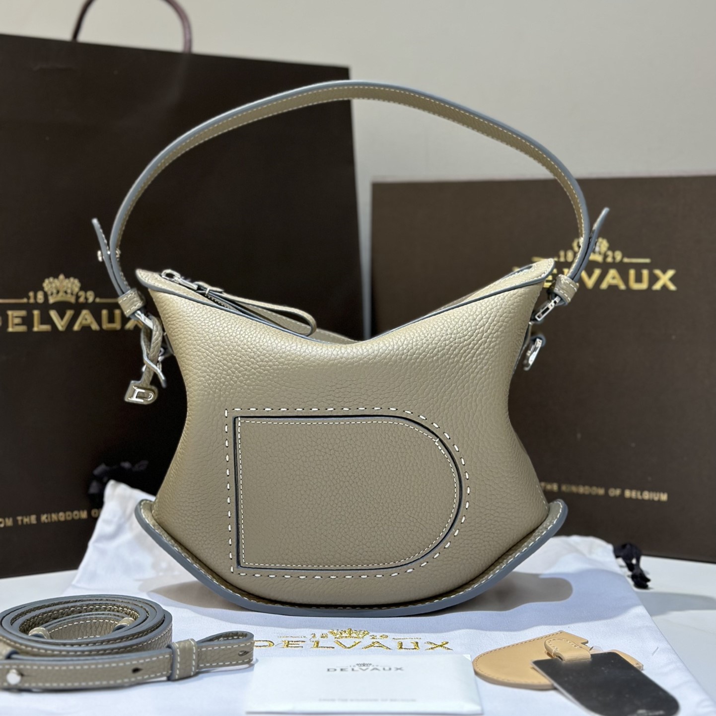 델보 핀 스윙 숄더백