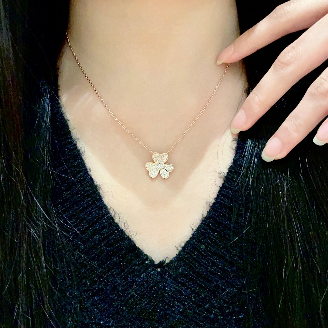 반클리프앤아펠  목걸이