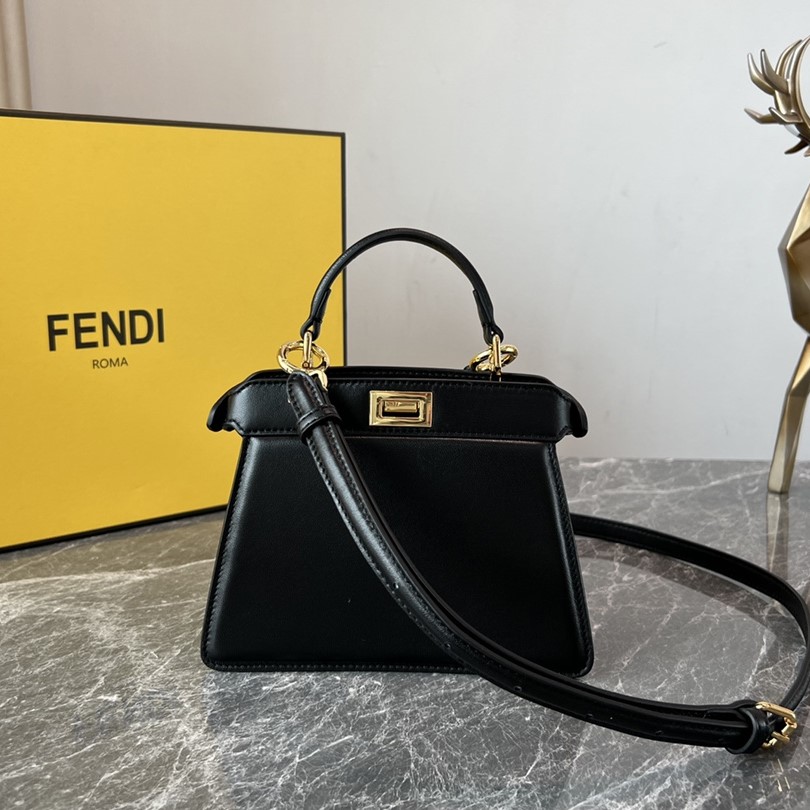 펜디 피카부 아이씨유 쁘띠 블랙 가죽백 토트백 8BN335