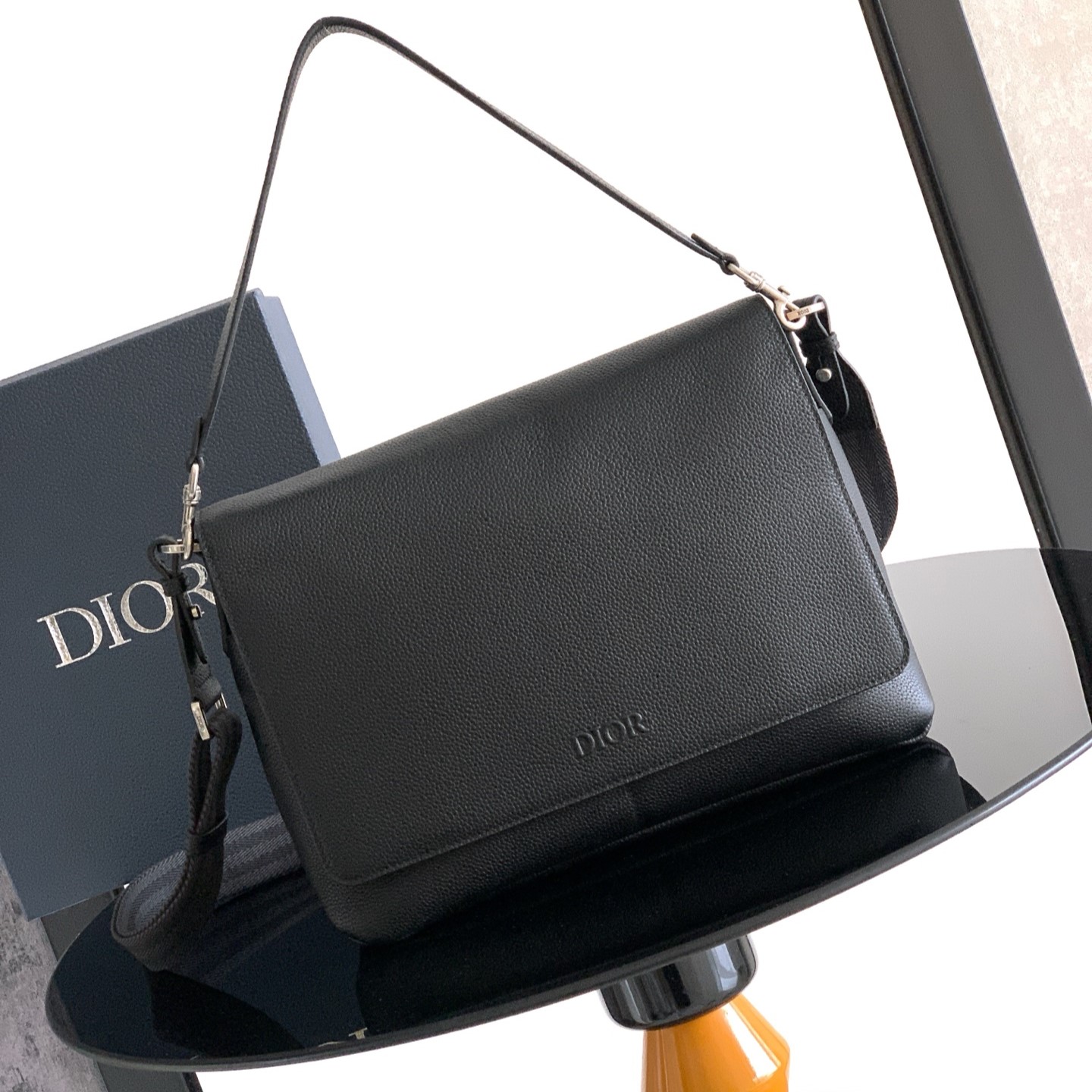 디올 프리베 플랩 스트랩 크로스백 1LLME209