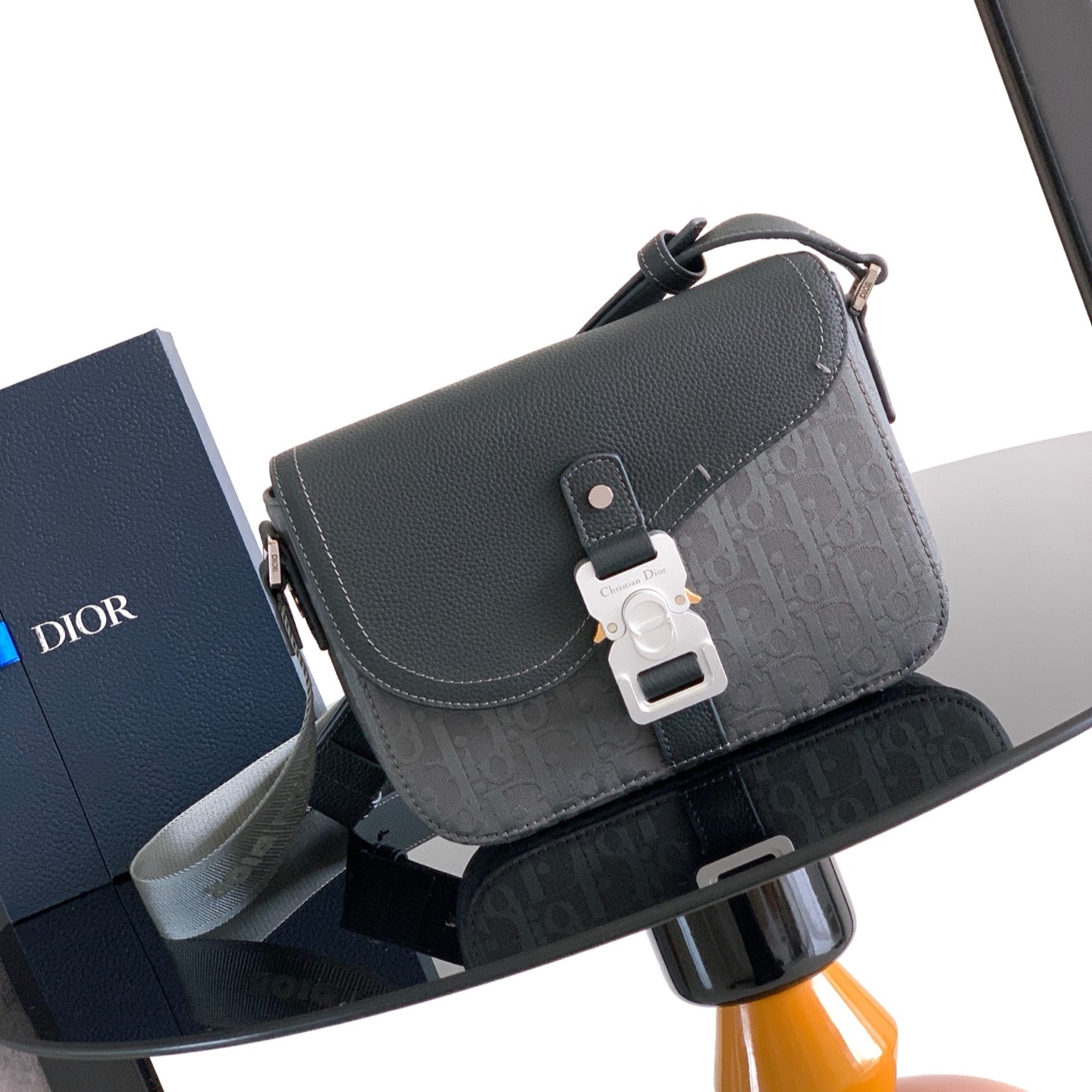 디올 오블리크 새들 스몰 플랩 크로스백 1ADPO049