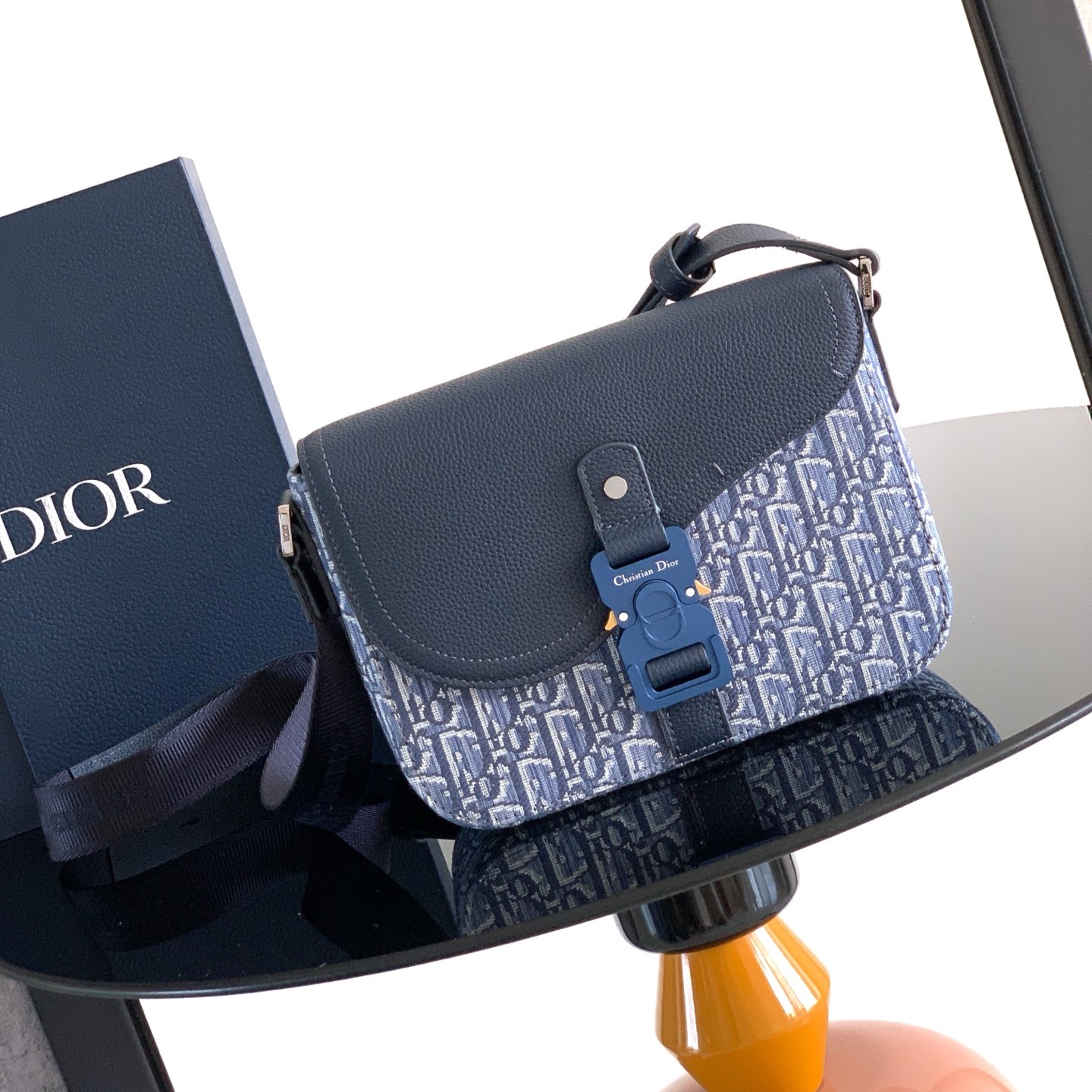 디올 오블리크 새들 스몰 플랩 크로스백 1ADPO049