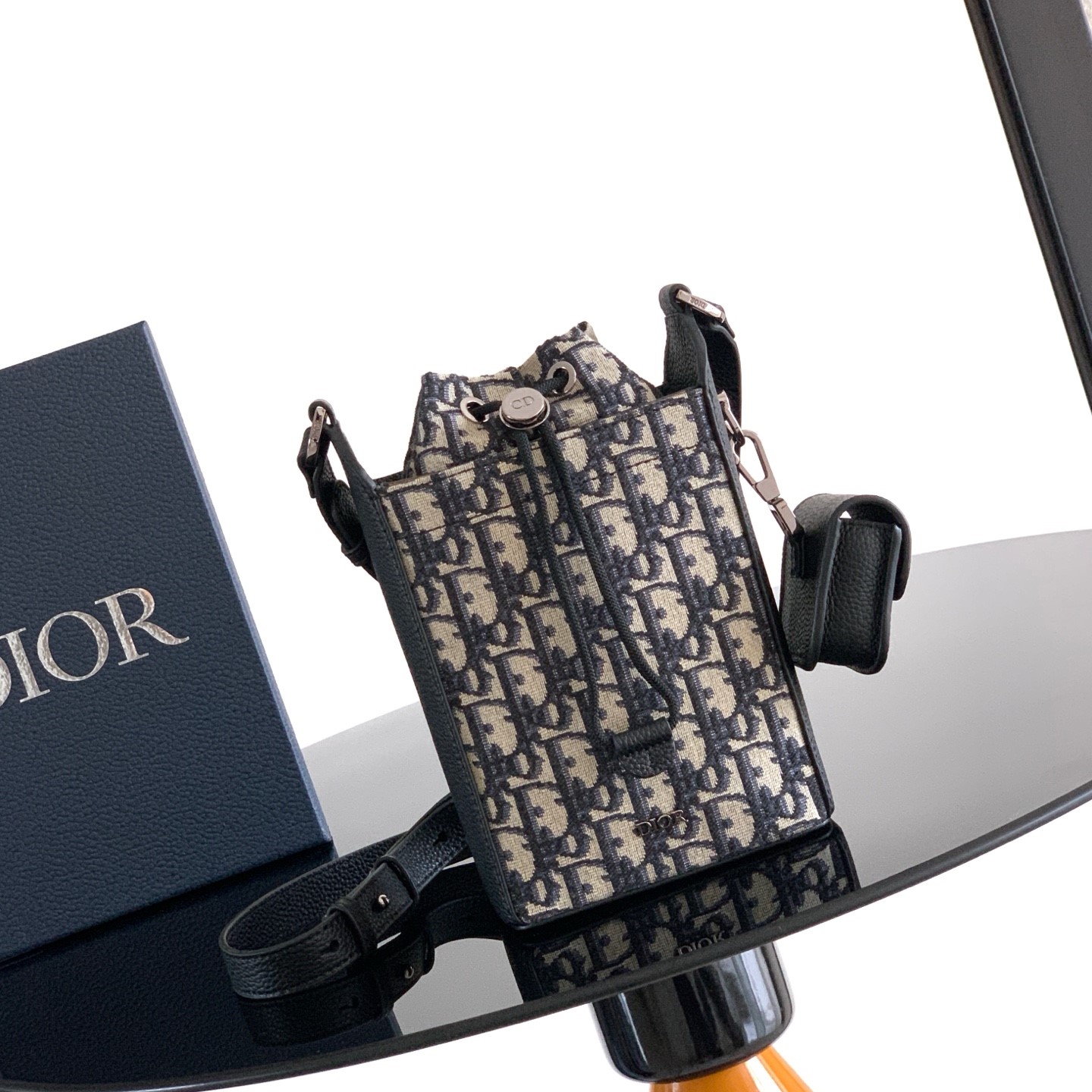 디올 미니 오블리크 버킷백 2LECA594ULA