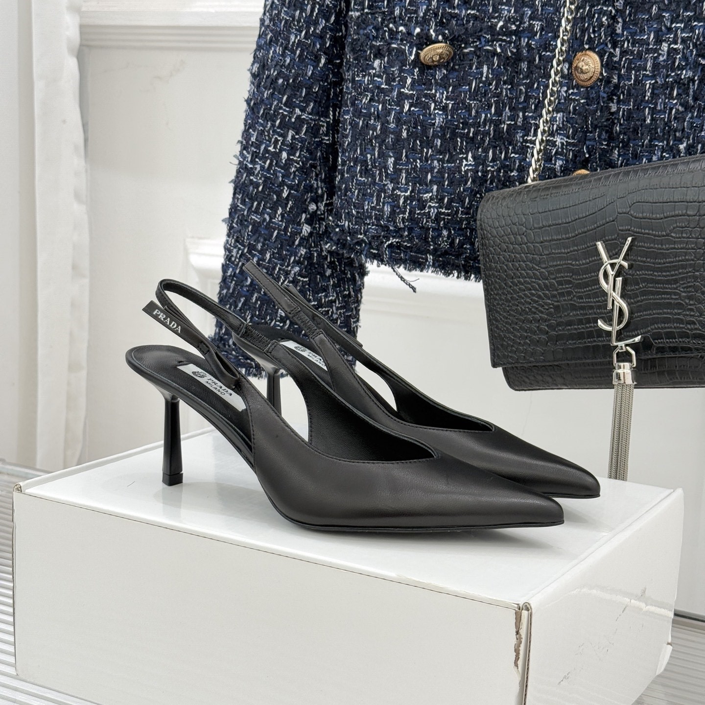 프라다 가죽 슬링백 펌프스