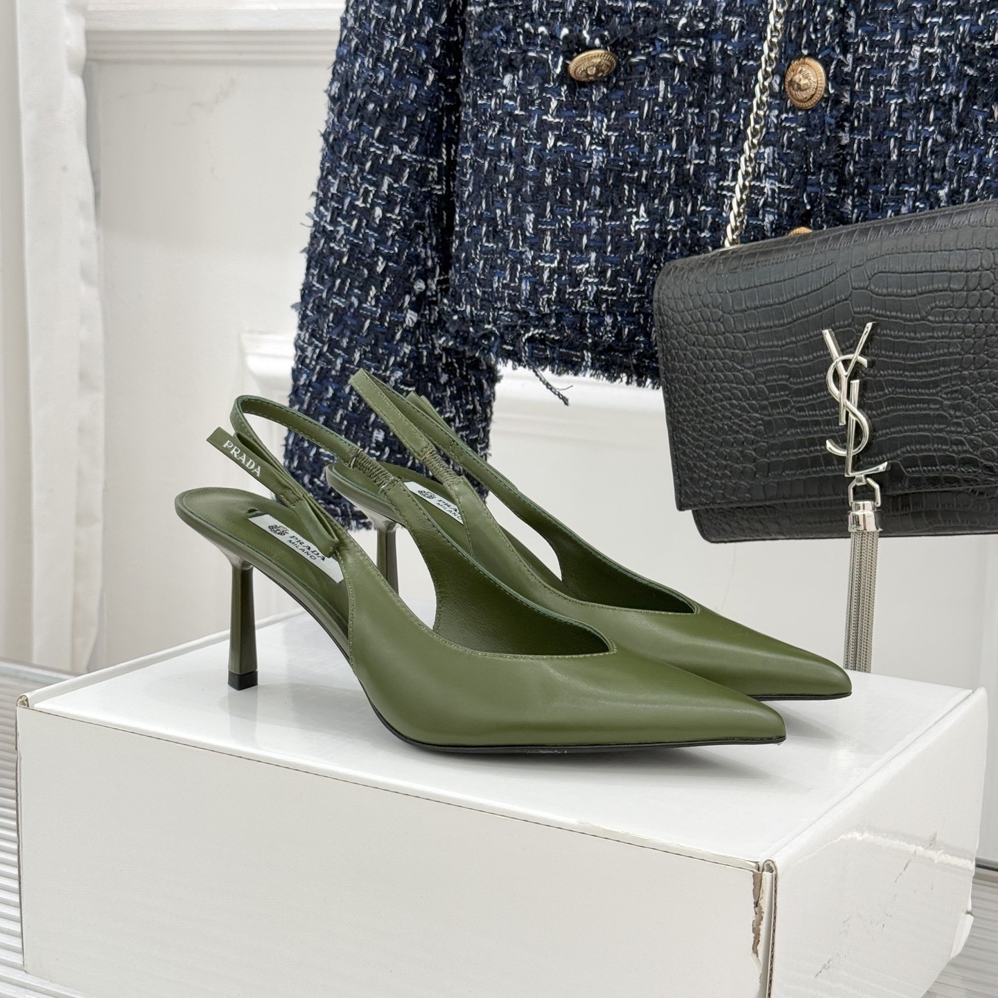 프라다 가죽 슬링백 펌프스