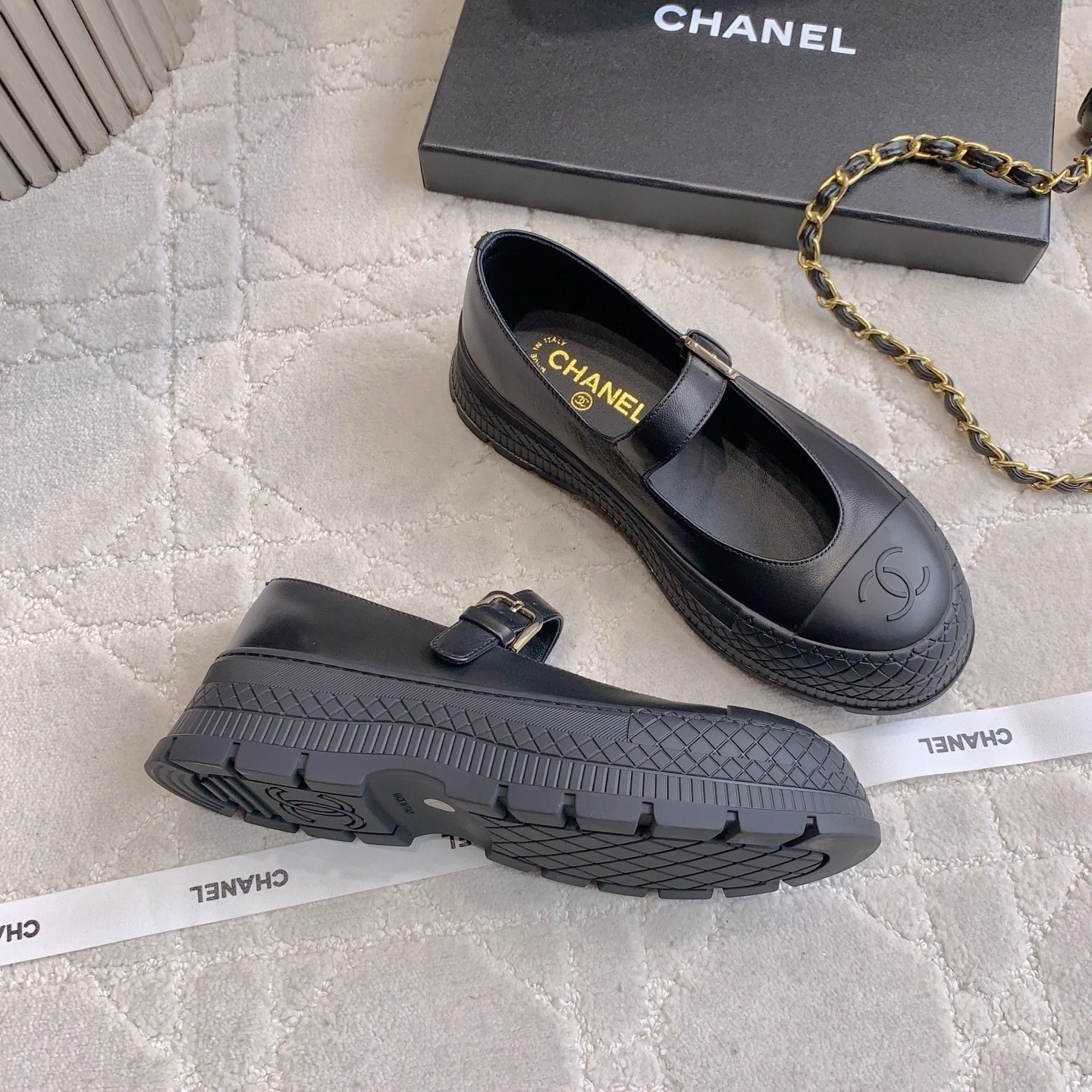 샤넬 26C 스트랩 메리제인 로퍼