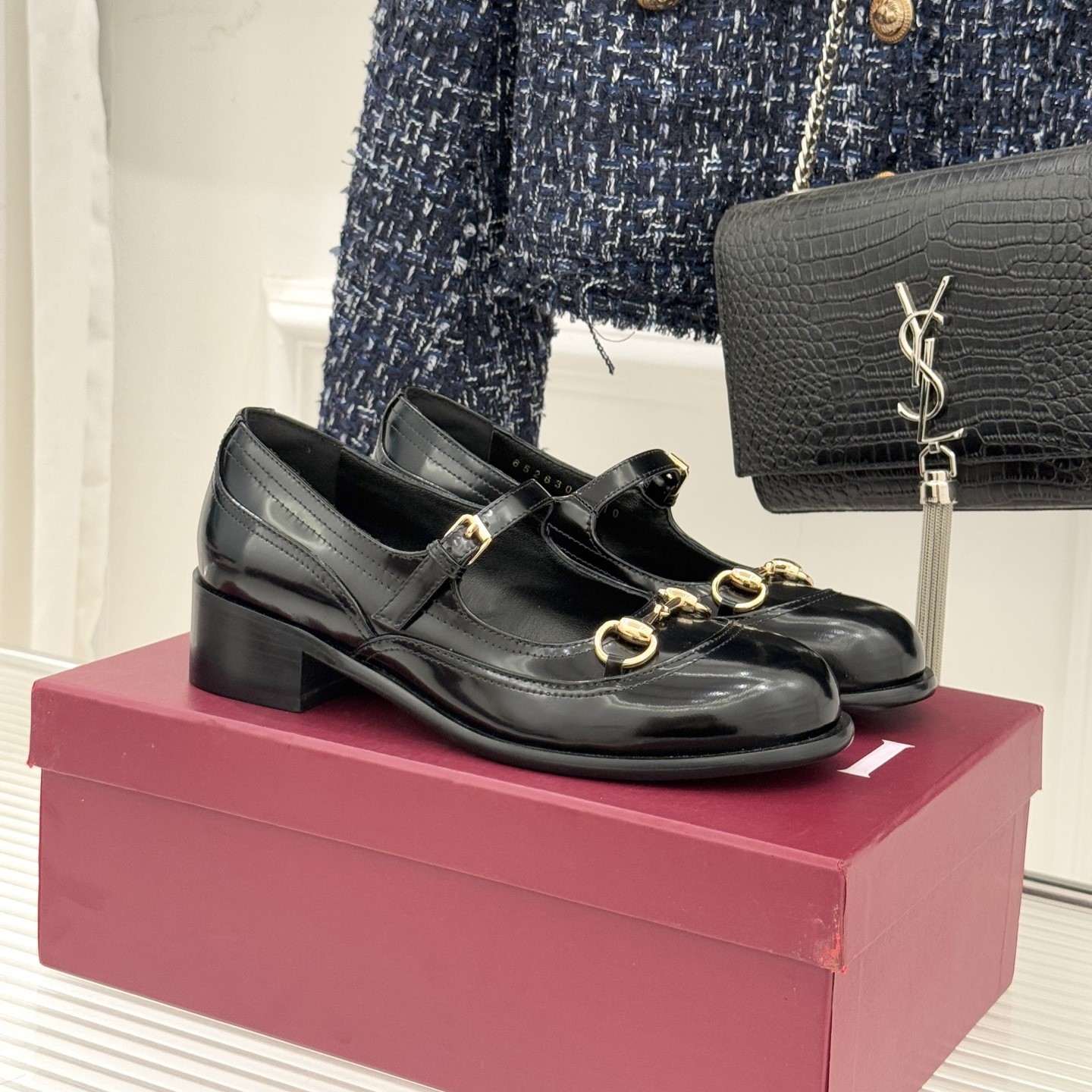 구찌 홀스빗 디테일 메리 제인 펌프스 로퍼