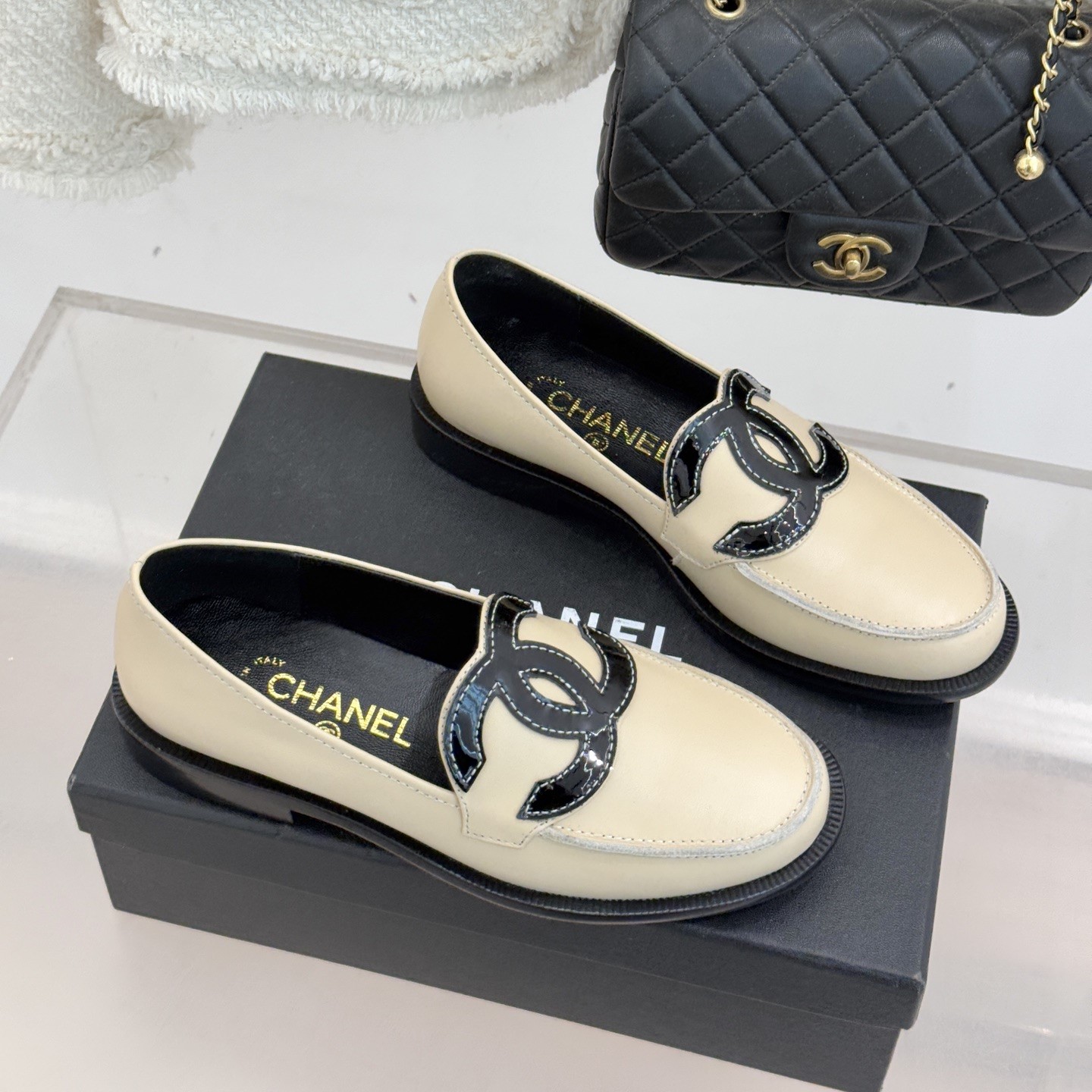 샤넬 클래식 CC 로퍼