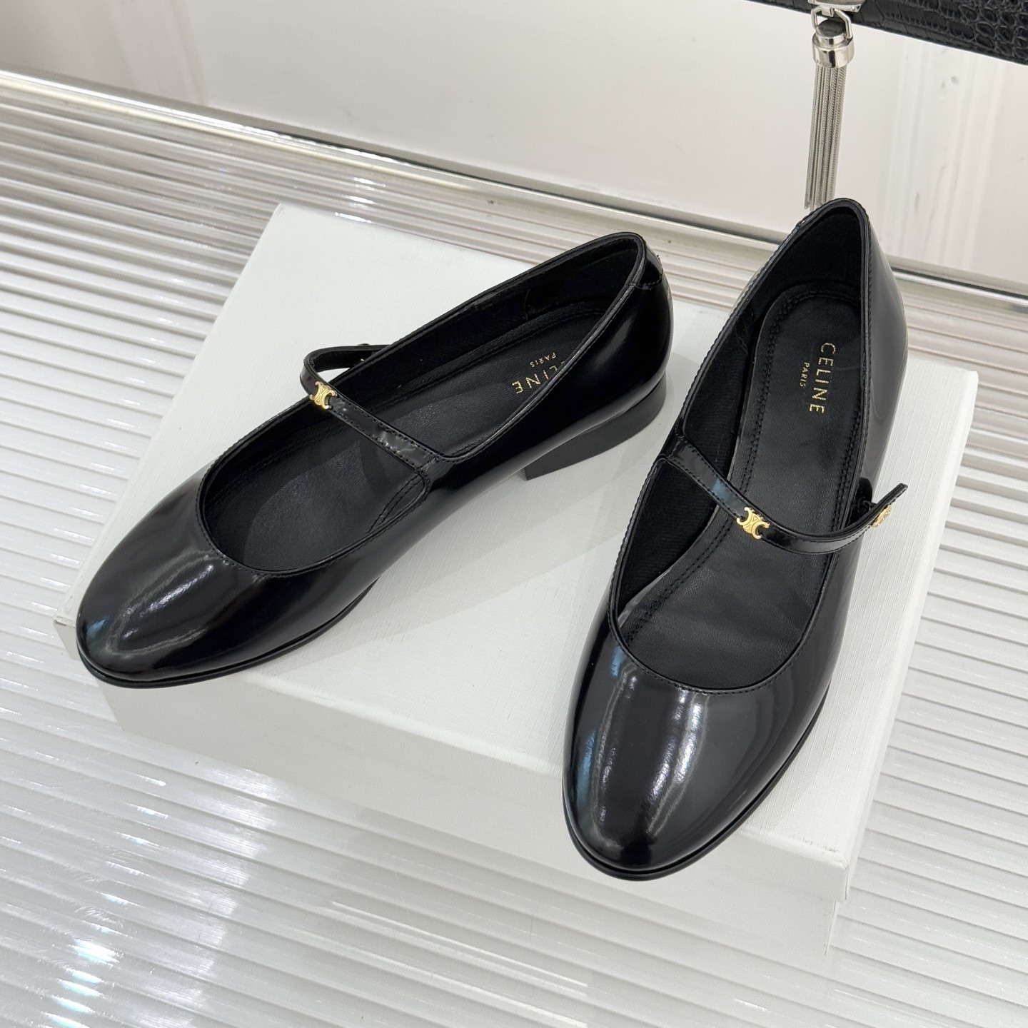 셀린느 메리제인 플랫슈즈