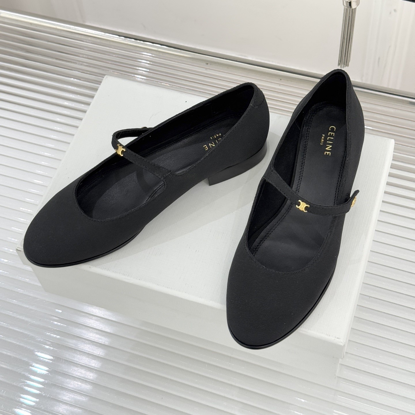 셀린느 메리제인 플랫슈즈