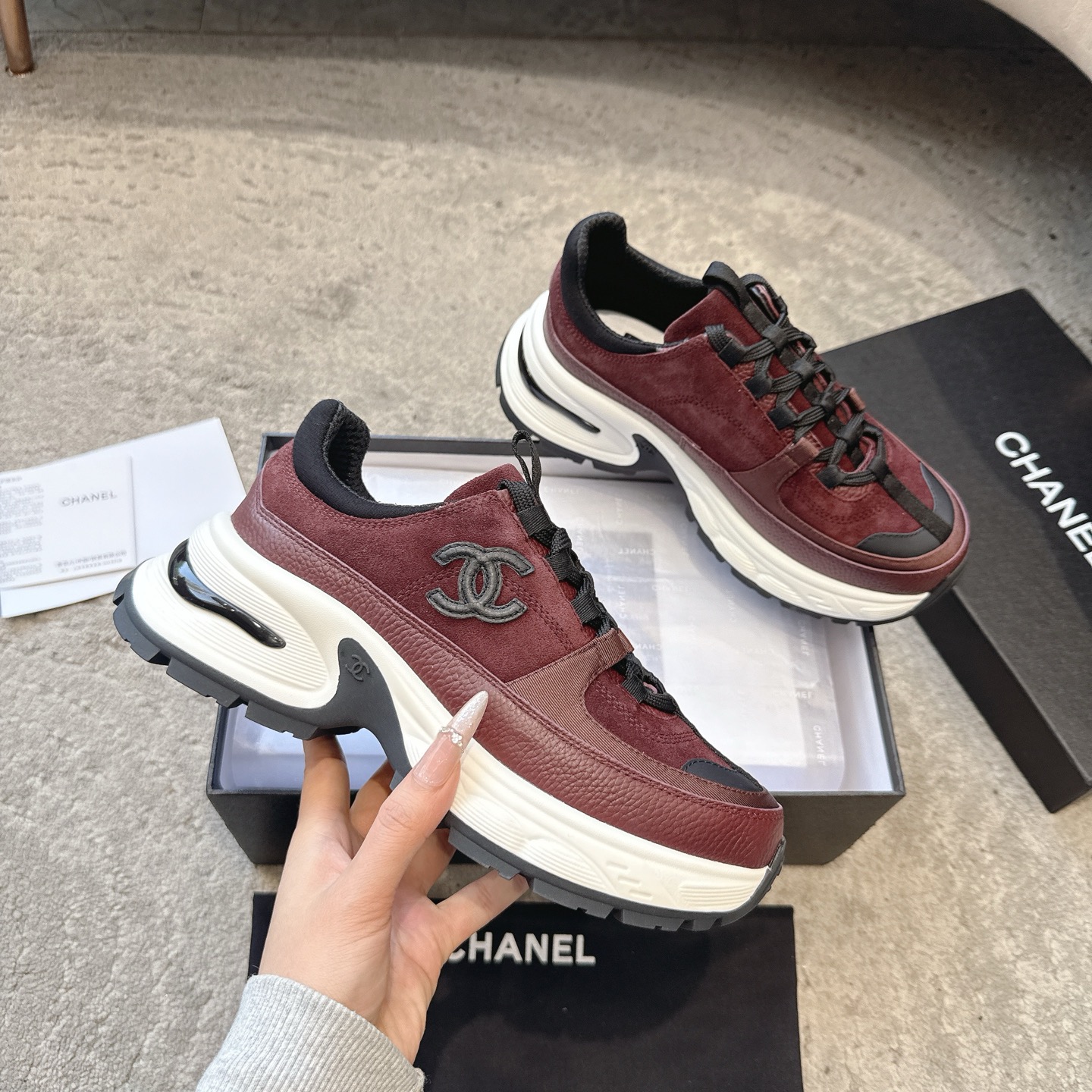 샤넬 믹스드파이버 스웨이드 카프스킨 런닝화 여성 스니커즈