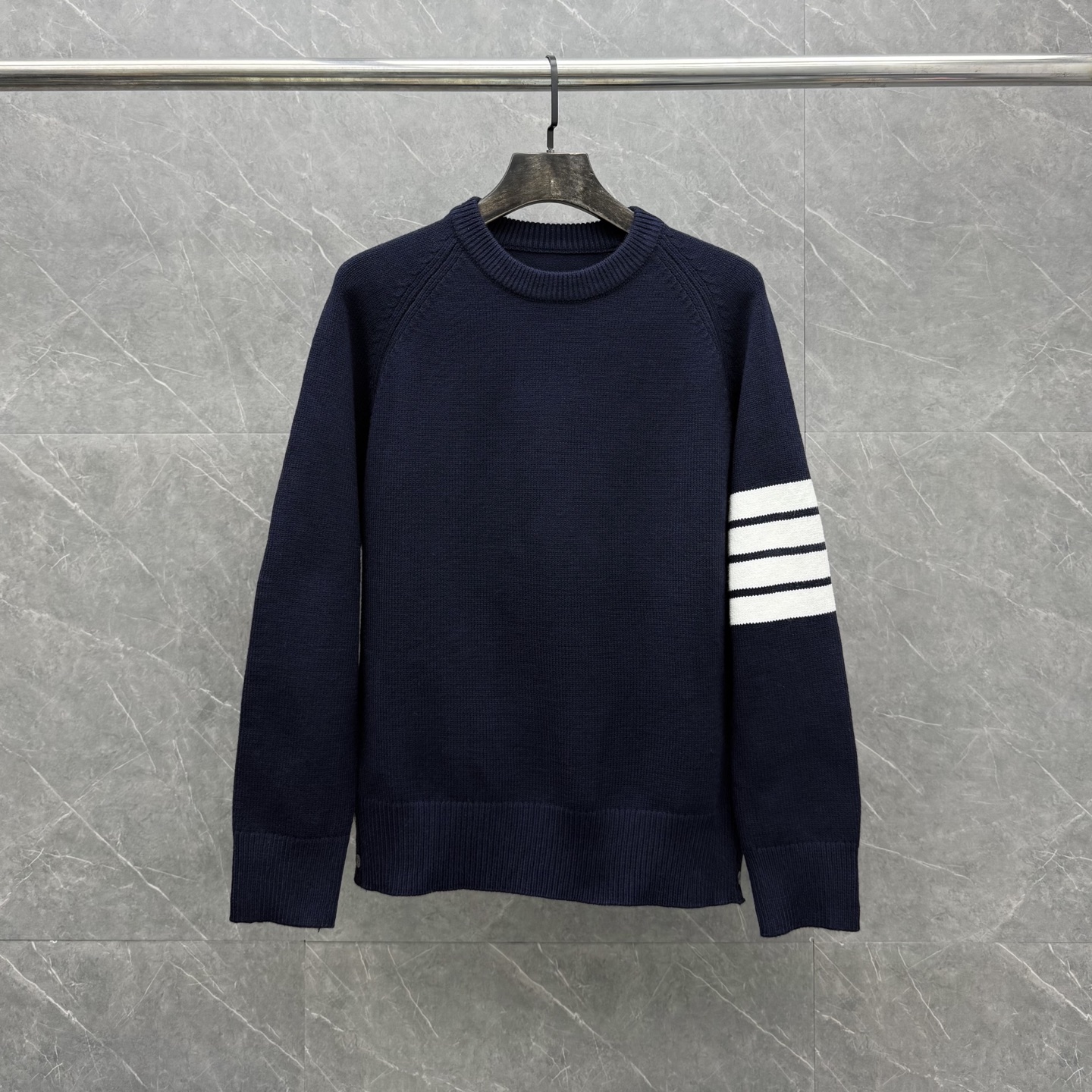 톰브라운 니트 긴팔 티셔츠 2가지 색상 남녀공용