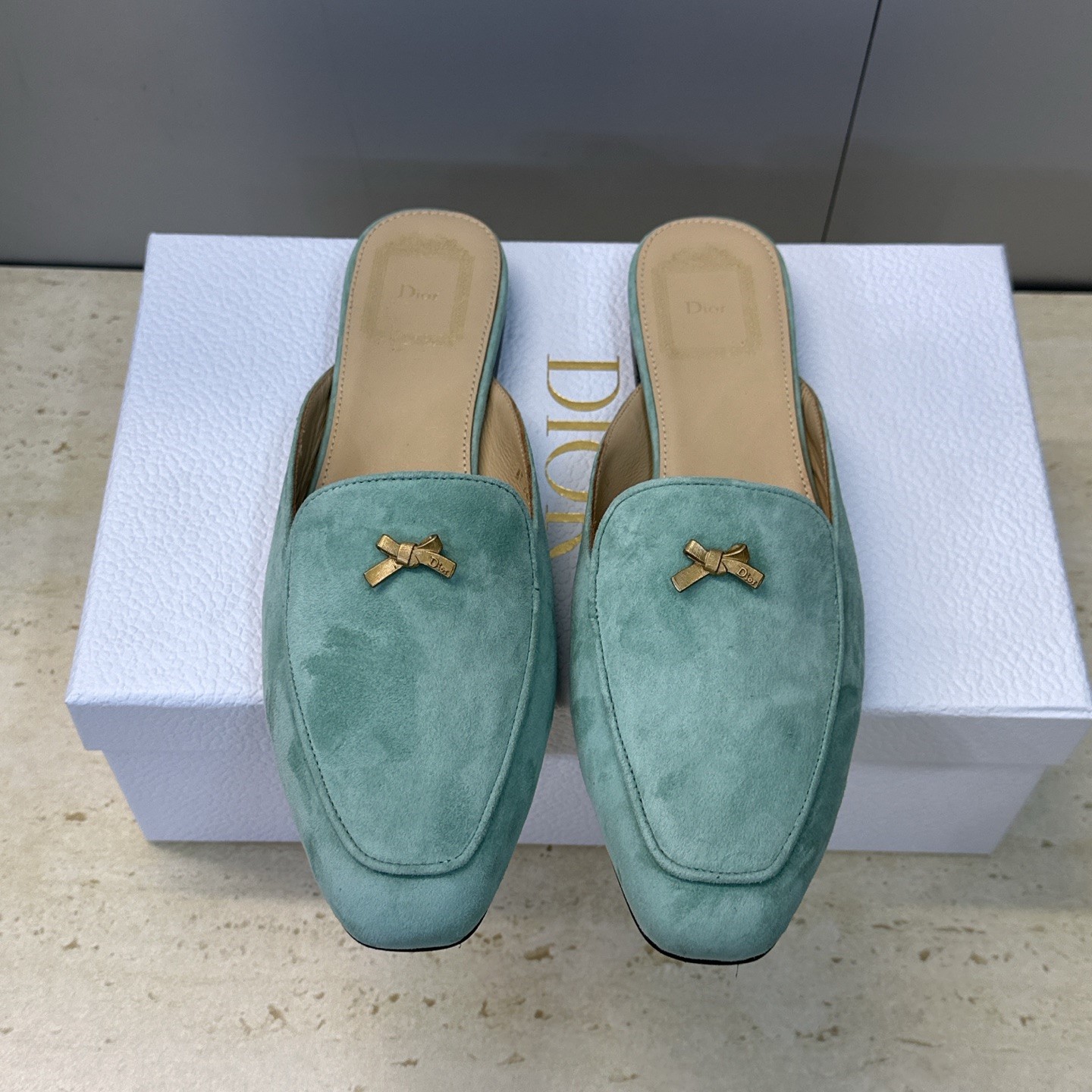 디올 스웨이드 오르 베이비 보우 뮬 슬리퍼  3가지 색상