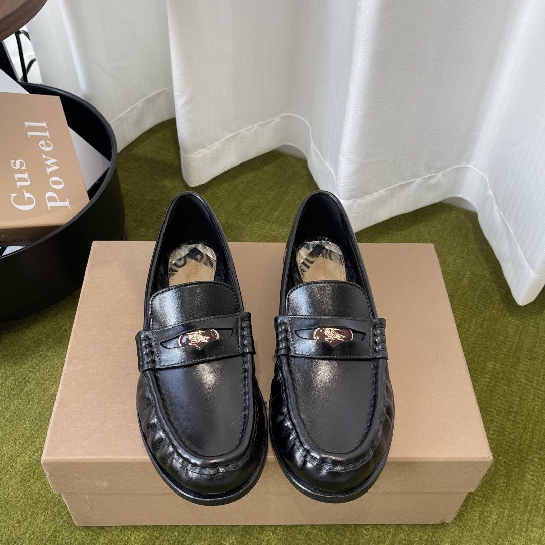 버버리 여성 로퍼