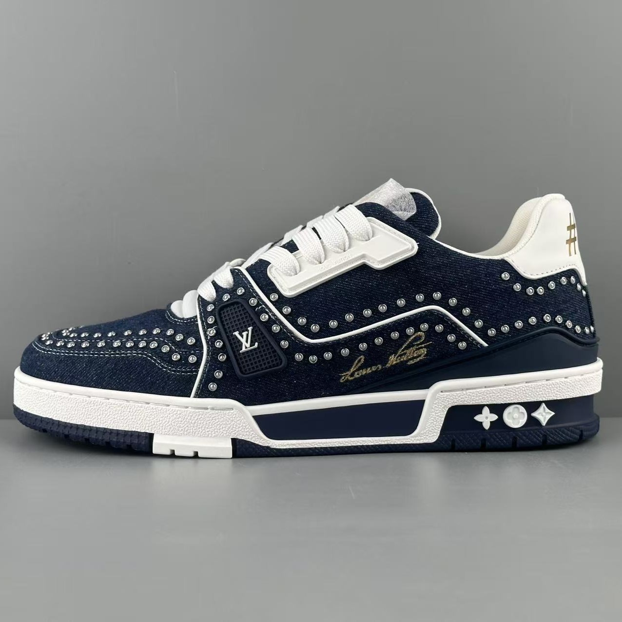 루이비통 트레이너 스니커즈 남녀공용