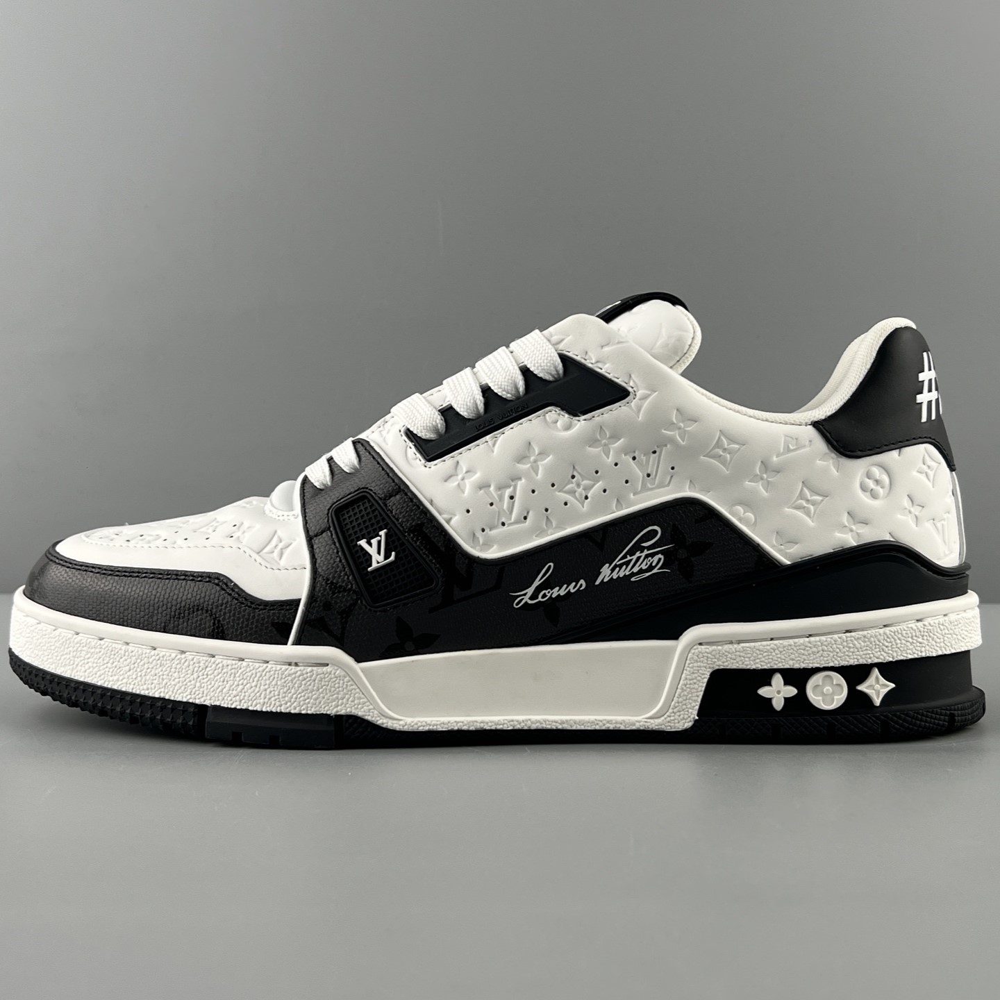 루이비통 트레이너 스니커즈 남녀공용