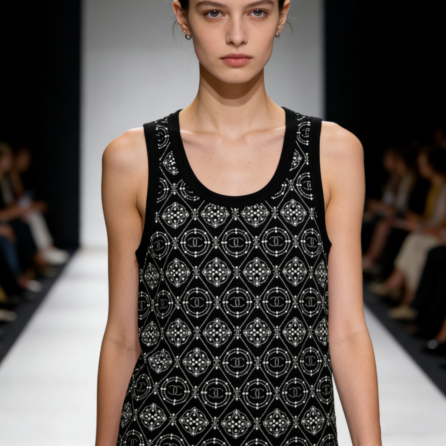 샤넬 나시 티셔츠 2가지 색상