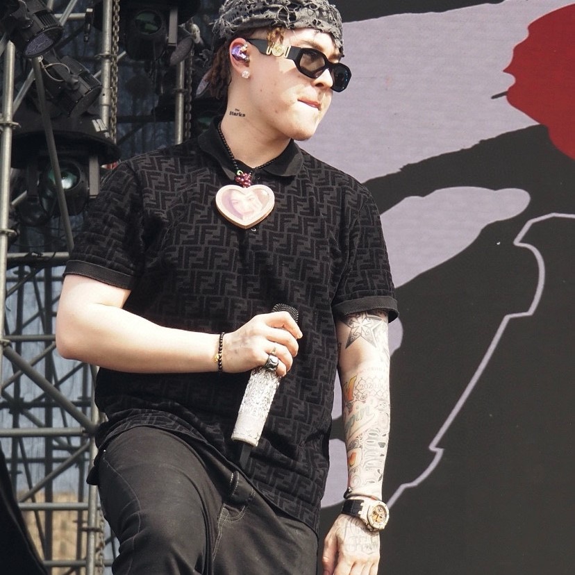 펜디 카라 반팔티 남녀공용