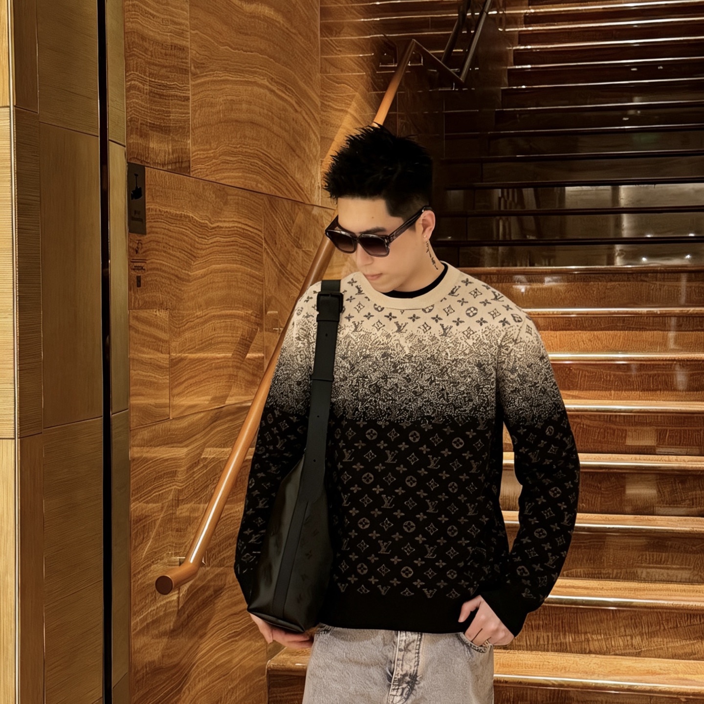 루이비통 남성 긴팔 니트 티셔츠