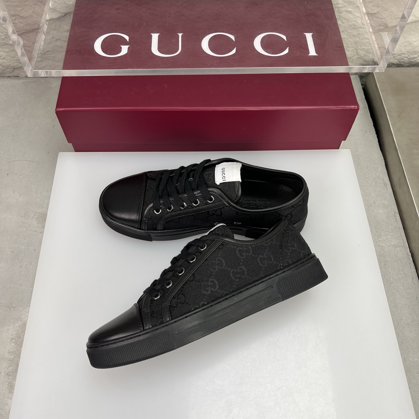 구찌 GG 수프림 캔버스 스니커즈 남녀공용