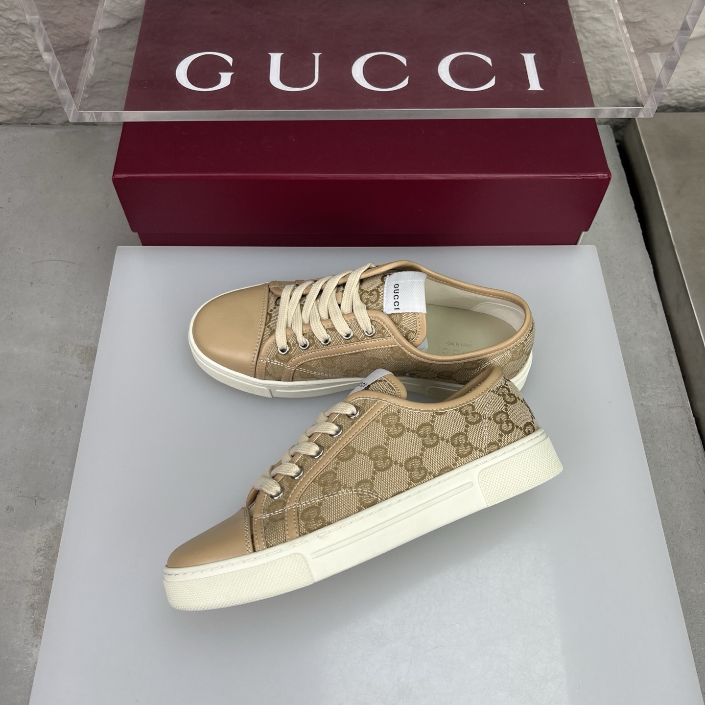 구찌 GG 수프림 캔버스 스니커즈 남녀공용