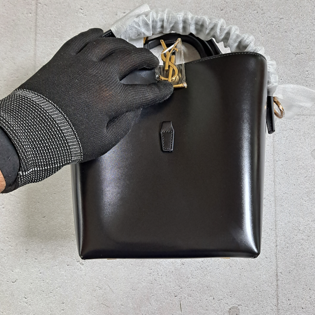 입생로랑 LE 37 버킷백 유광 742828