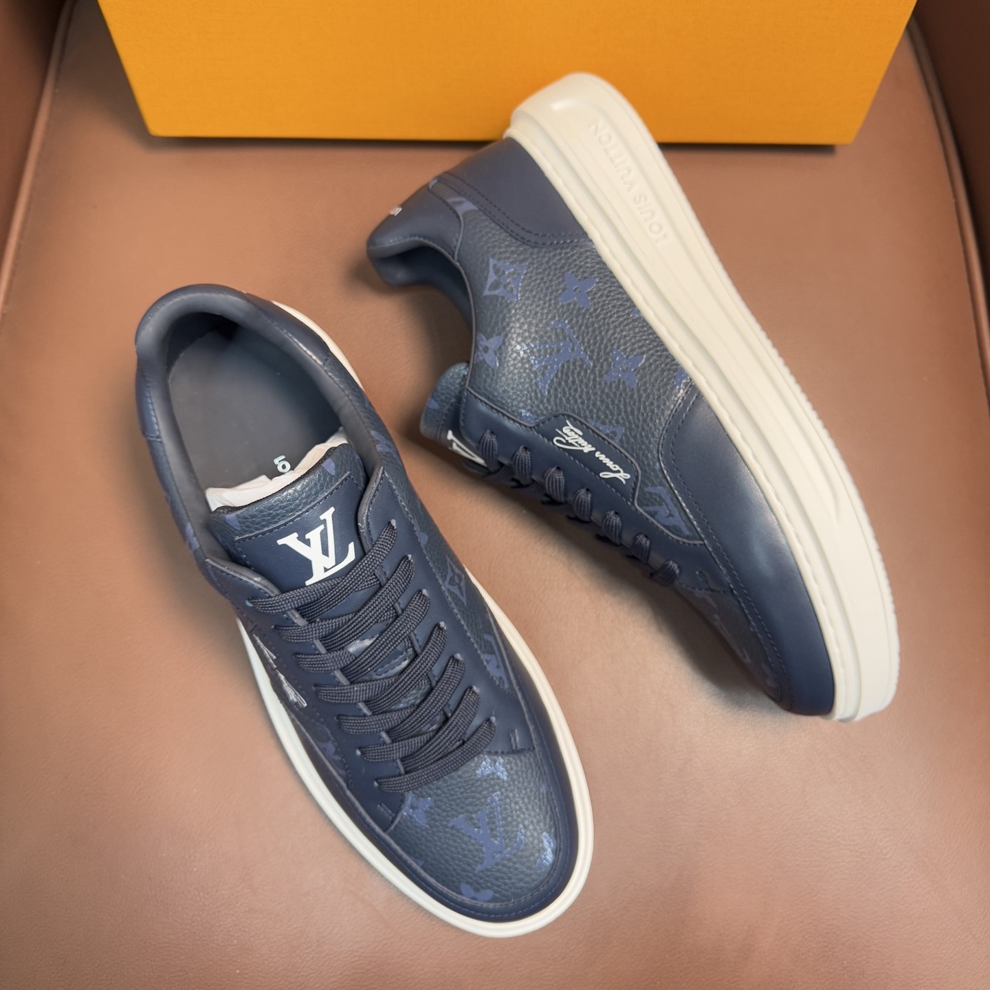 루이비통 버버리 힐스 남성 스니커즈