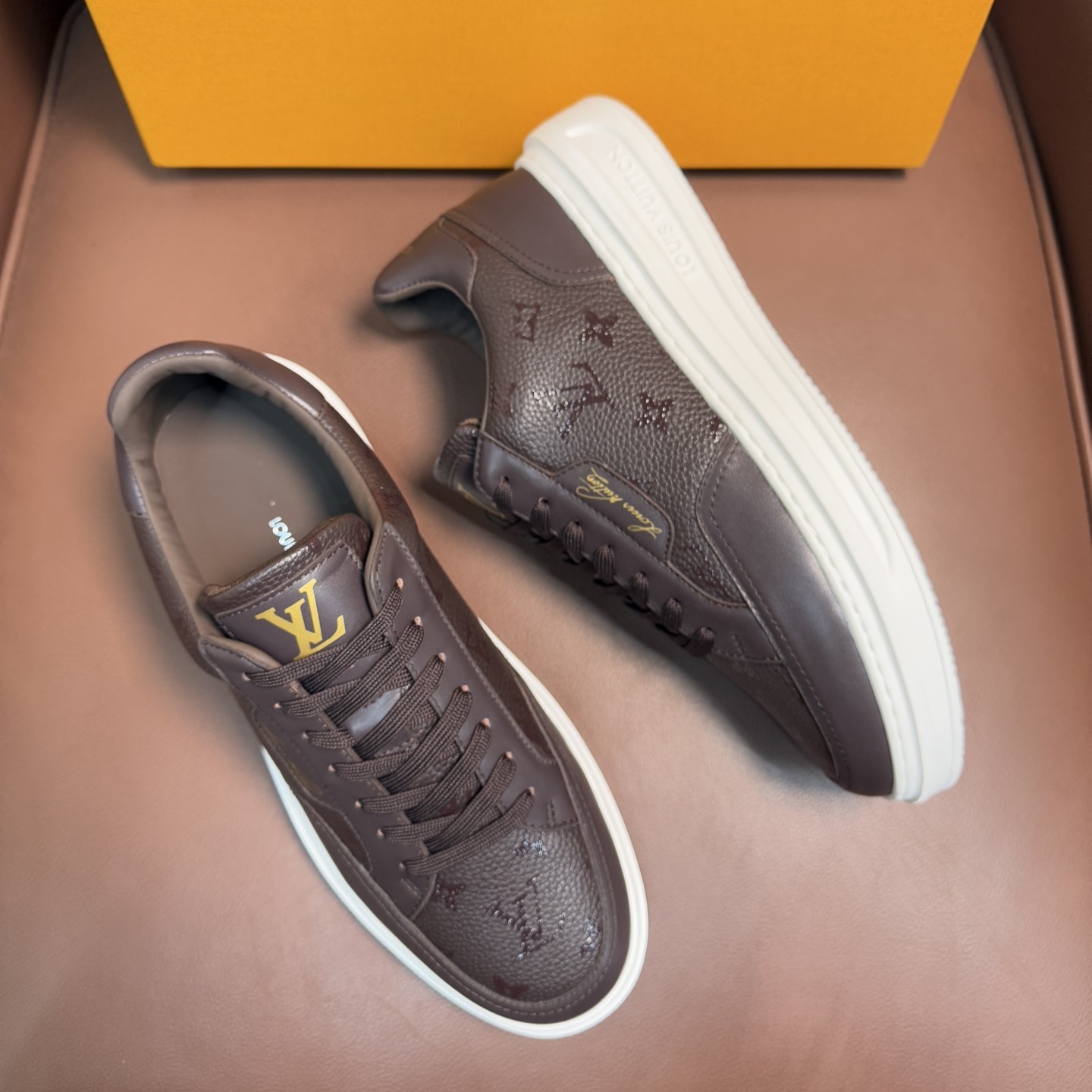 루이비통 버버리 힐스 남성 스니커즈