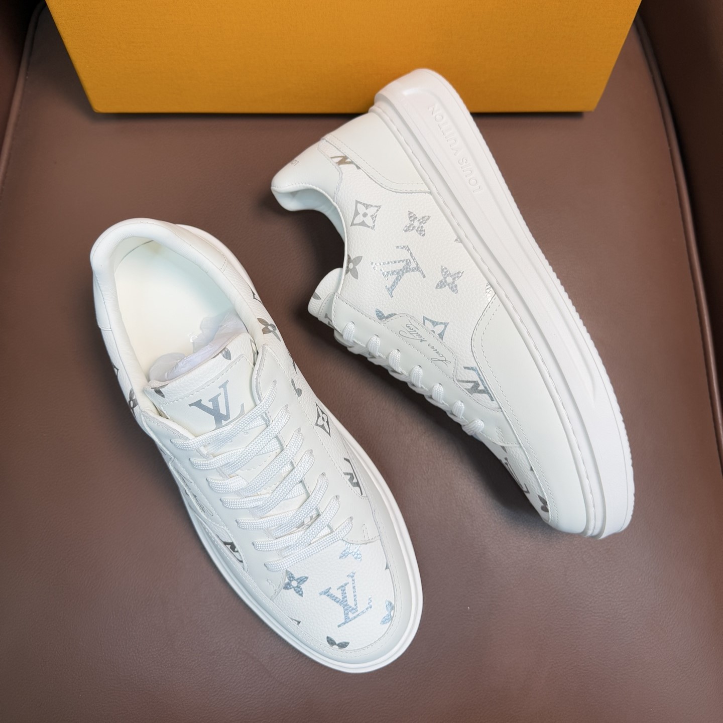 루이비통 버버리 힐스 남성 스니커즈