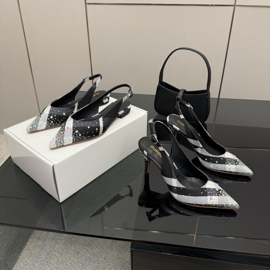 버버리 슬링백 펌프스 힐 2가지