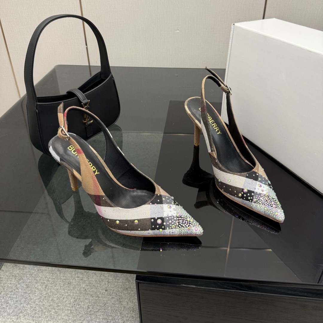 버버리 슬링백 펌프스 힐 2가지