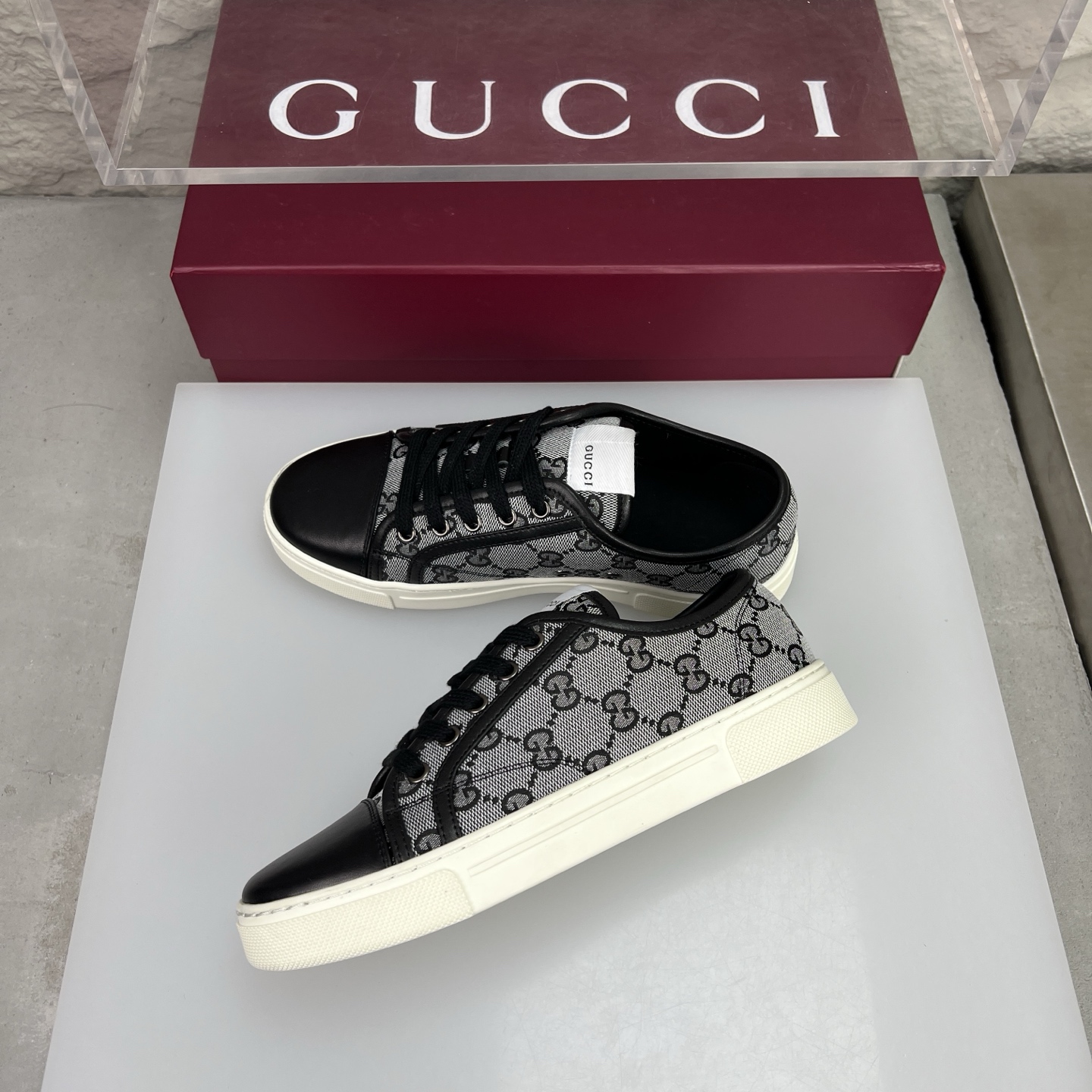 구찌 GG 수프림 캔버스 스니커즈 남녀공용