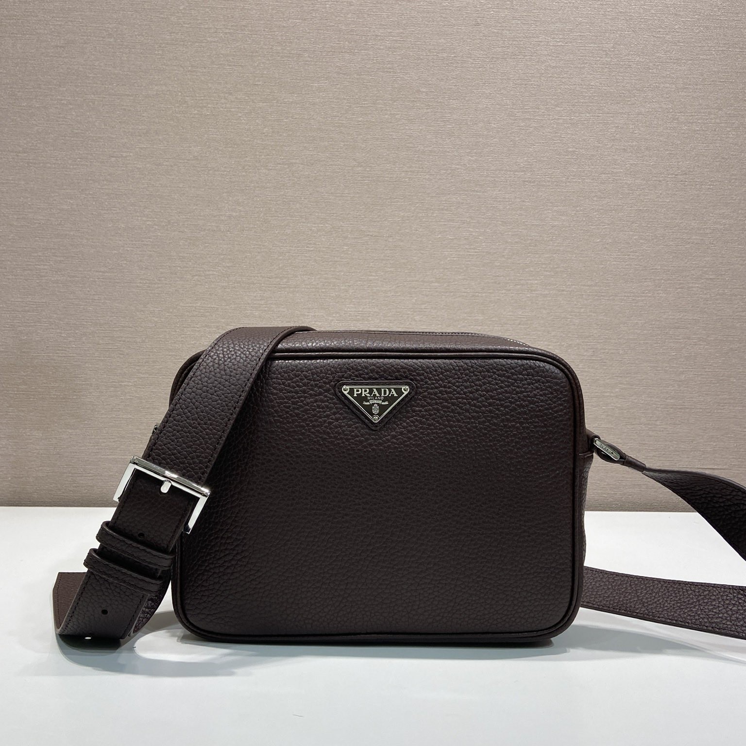 프라다 가죽 크로스백 2VH189